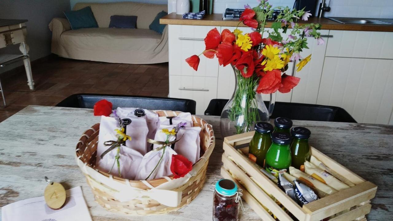 Agriturismo Casale San Benedetto Ceri Luaran gambar